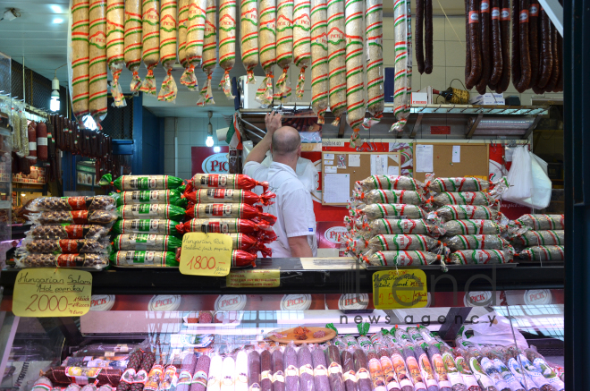 Центральный рынок Будапешта - самый большой и старый продуктовый базар венгерской столицы. Будапешт, Венгрия, 4 апреля, 2017