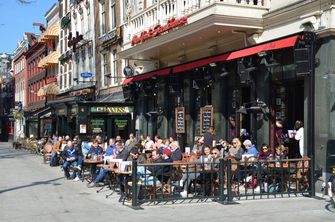 Amsterdamda bir gün. Hollandiya, 13 aprel, 2017