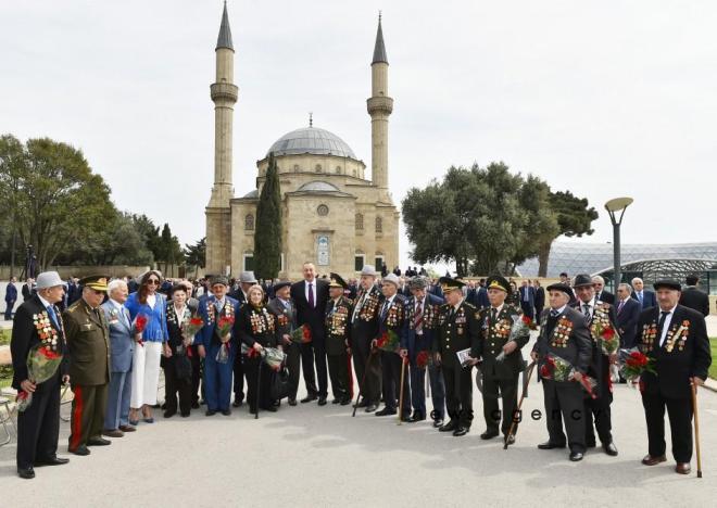 Azərbaycan ictimaiyyəti faşizm üzərində Qələbənin 72-ci ildönümünü qeyd edir. Bakı, 9 may 2017