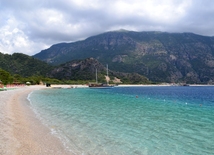  Национальный парк Олюдяниз (Голубая лагуна) - место соприкосновения Эгейского и Средиземного морей. 