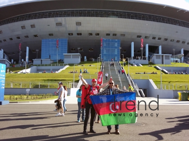 Çili və Almaniyanın azarkeşləri "Sankt-Peterburq arena" stadionunda FİFA Konfederasiyalar Kubokunun finalında. Rusiya, 2 iyul, 2017