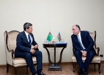 Azerbaijani, Turkmen FMs mulling co-op prospects. 