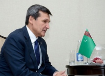 Azerbaijani, Turkmen FMs mulling co-op prospects. 