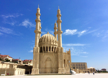 Мечеть Гейдара - самая большая мечеть Кавказа