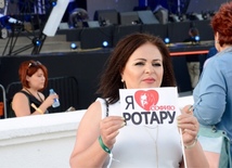  София Ротару отметила юбилей на фестивале "ЖАРА" в Баку