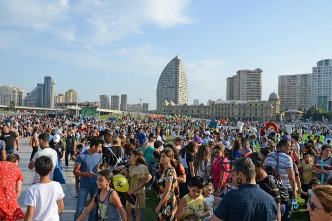 Heydar Aliyev Center arranges grand festival for Baku residents. Azerbaijan, Baku, august 28, 2017