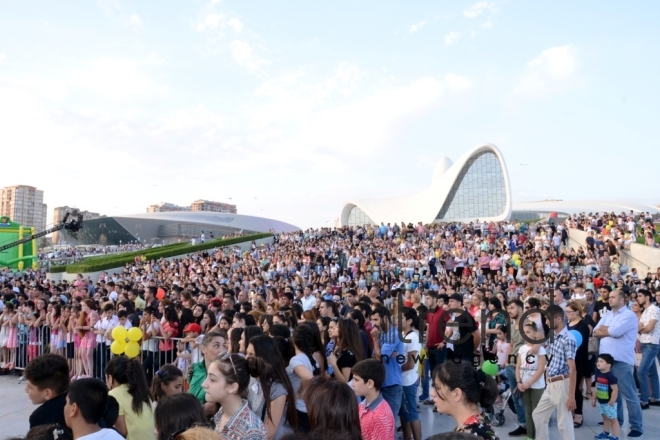 Heydar Aliyev Center arranges grand festival for Baku residents. Azerbaijan, Baku, august 28, 2017