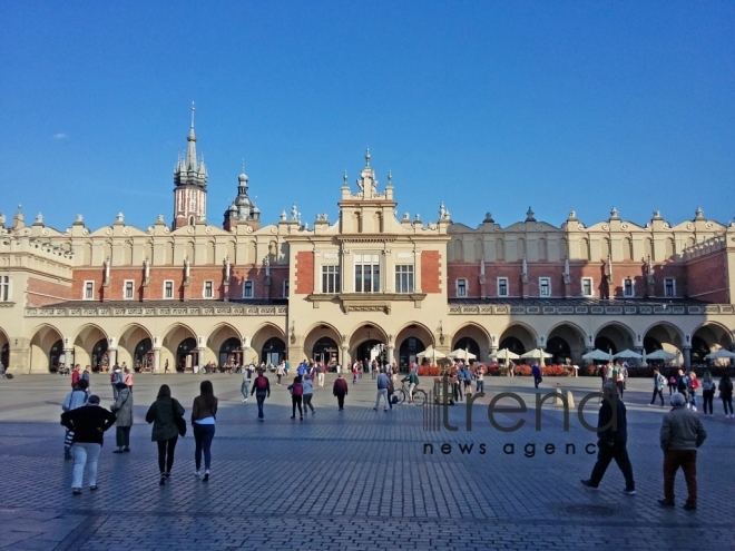 Krakovun qəlbində - Bazar meydanı (Rynek Glowny). Polşa, Krakov, 14 sentyabr 2017