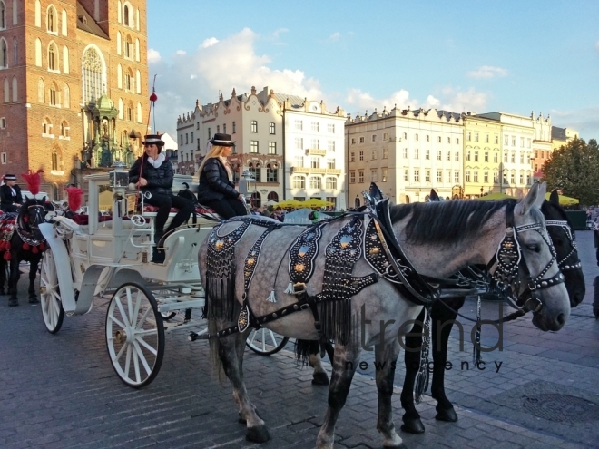 Krakovun qəlbində - Bazar meydanı (Rynek Glowny). Polşa, Krakov, 14 sentyabr 2017