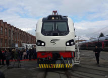 Французская компания Alstom представила пассажирский локомотив для Азербайджана