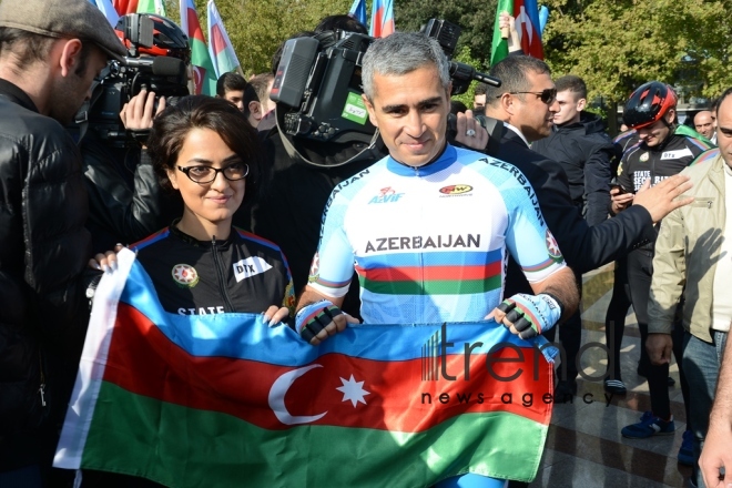 Велопробег, посвященный Дню Государственного флага Азербайджана. Азербайджан, Баку, 5 ноября, 2017