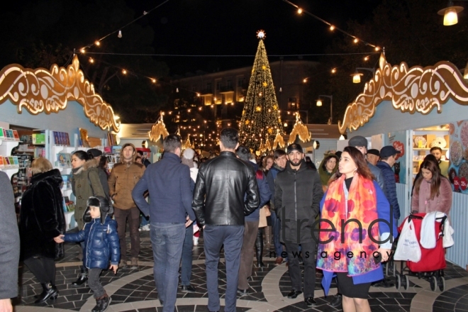 Bakıda dördüncü “Soyuq Əllər, İsti Ürək” xeyriyyə yarmarkası açılıb. Azərbaycan, Bakı, 2 dekabr, 2017