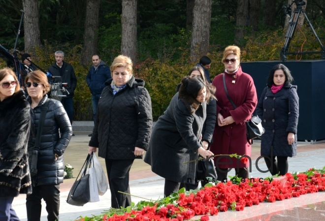 Azerbaijani public visits Alley of Honor to commemorate 14th anniversary of death of Heydar Aliyev. Azerbaijan, Baku, december 12, 2017