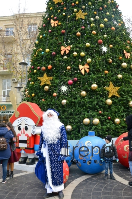 Baku preparing for New Year celebration (part 2). Azerbaijan, Baku, december 28, 2017