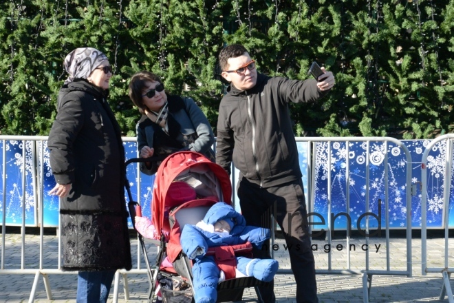 Bakı Yeni İlə hazırlaşır (II hissə). Azərbaycan, Bakı, 28 dekabr, 2017