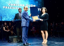  A ceremony presenting the 2018 Presidential Awards to Youth