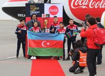 Кубок мира по футболу впервые привезен в Баку