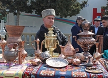  Жители и гости Баку отмечают праздник Новруз