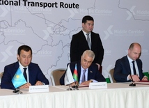 Участники Транскаспийского международного маршрута утвердили в Баку новые тарифы 