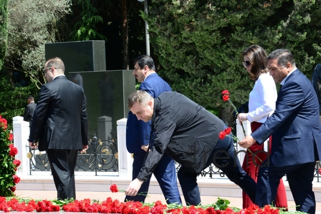 Azerbaijanis mark 95th birthday anniversary of National Leader  Heydar Aliyev . Azerbaijan, Baku, may 10. 2018