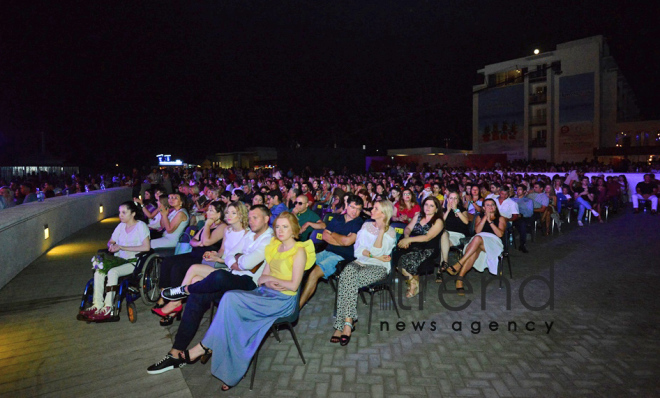 Ulduzlar “Jara” festivalının qırmızı xalı üzərində. Azərbaycan, Bakı, 27 iyul , 2018