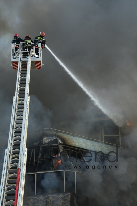 Пожар в торговом центре в Баку.Азербайджан Баку 26 март 2019