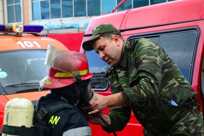 Пожар в торговом центре в Баку.Азербайджан Баку 26 март 2019