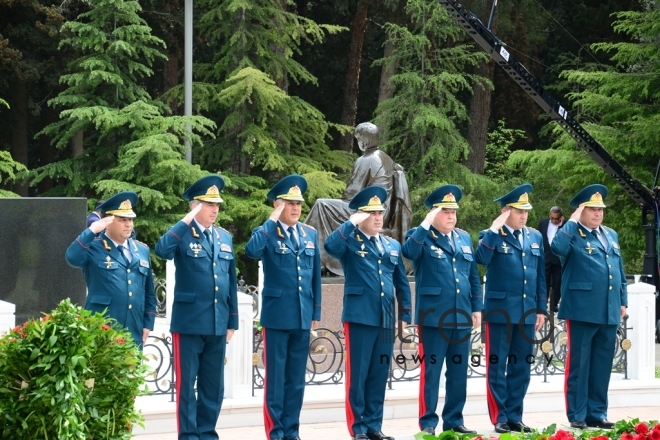 Azerbaijanis mark 96th birthday anniversary of National Leader Heydar Aliyev . Azerbaijan, Baku, may. 10.  2019
