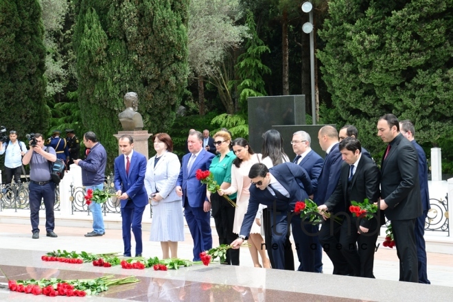 Azərbaycan ictimaiyyəti Ümummilli Lider Heydər Əliyevin anadan olmasının 96-cı ildönümünü qeyd edir. Azərbaycan  Bakı  10 may 2019