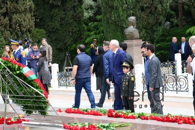 Azərbaycan ictimaiyyəti Ümummilli Lider Heydər Əliyevin anadan olmasının 96-cı ildönümünü qeyd edir. Azərbaycan  Bakı  10 may 2019