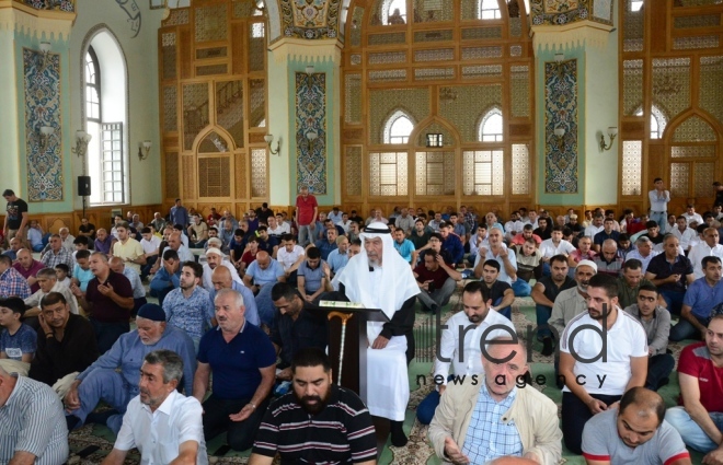 Qurban  bayramı ilə əlaqədar Azərbaycanın bütün məscidlərində bayram namazı qılınıb.  Azərbaycan, Bakı, 12 avqust, 2019