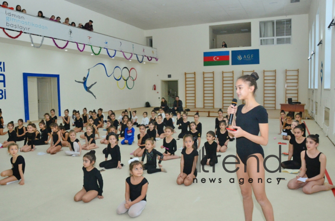 Azərbaycanın bədii gimnastika üzrə milli komandasının üzvləri gənc gimnastlarla görüşüblər.Azərbaycan. Bakı 19 dekabr 2019