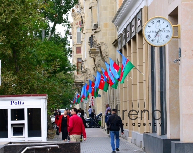 Баку украшен трехцветным флагом Азербайджана.Азербайджан Баку 14  октября 2020
