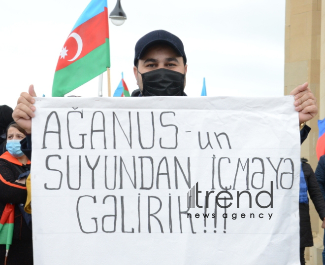 Lachin residents visit Alley of Martyrs in Azerbaijans Baku  Azerbaijan Baku  1 december 2020                                           
