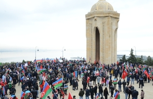 Lachin residents visit Alley of Martyrs in Azerbaijans Baku  Azerbaijan Baku  1 december 2020                                           
