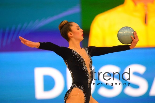 Milli Gimnastika Arenasında bədii gimnastika üzrə Dünya Kubokunun birinci günü başlayıb.Azərbaycan Bakı 7 маy 2021