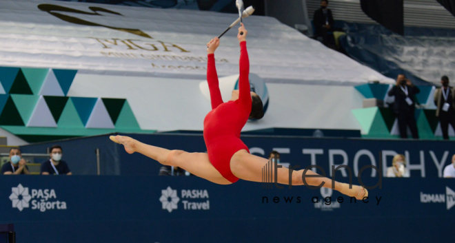 Milli Gimnastika Arenasında bədii gimnastika üzrə Dünya Kubokunun ikinci günü başlayıb.Azərbaycan Bakı 8 маy 2021