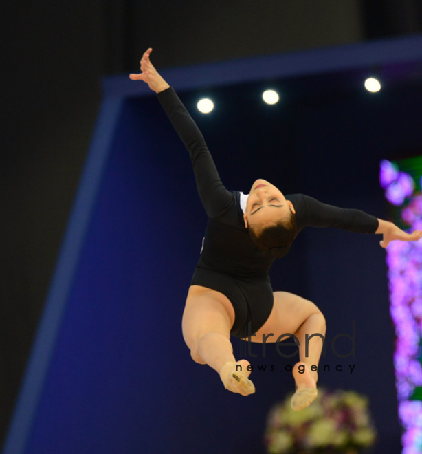 Milli Gimnastika Arenasında bədii gimnastika üzrə Dünya Kubokunun ikinci günü başlayıb.Azərbaycan Bakı 8 маy 2021