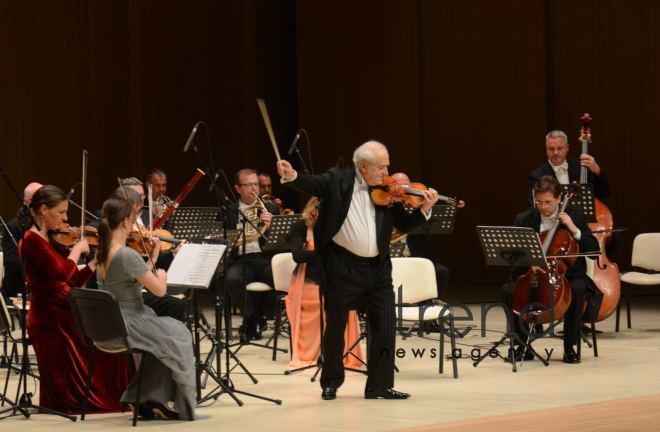 Венский Штраус фестиваль оркестр выступил с блестящим концертом в Центре Гейдара Алиева Азербайджан Баку 28 апреля 2022
